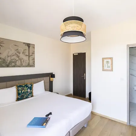 La Cap D'antibes جوان ليه باه