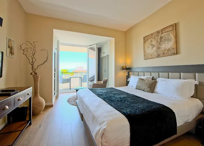 La Cap D'antibes جوان ليه باه